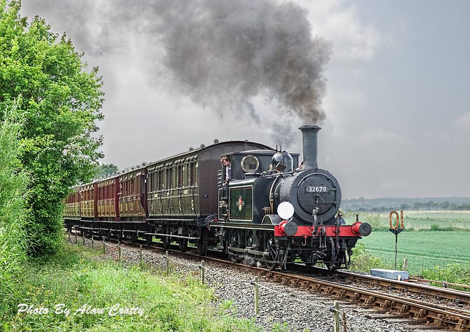 32678 and Victorian Train May 2018 copyright A Crotty